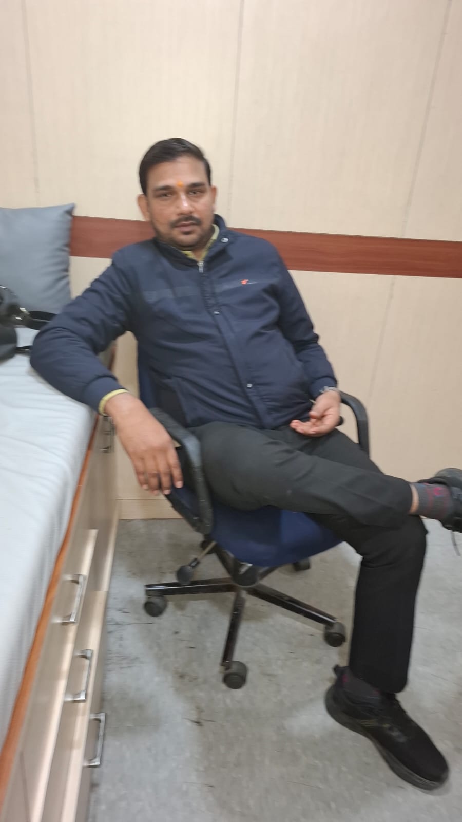 member-img
